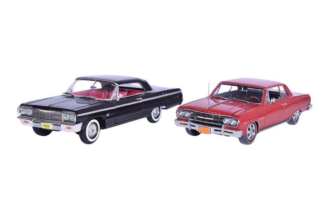 Pair of American Muscle 1:18 Die Cast Chevrolet Models - Impala SS and Malibu SS