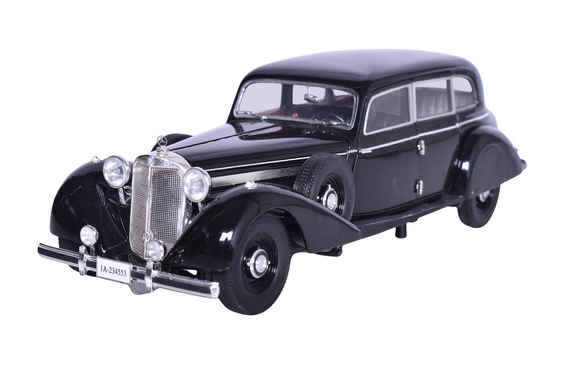 Signature Models 1:18 Die Cast 1938 Mercedes-Benz 770K Model