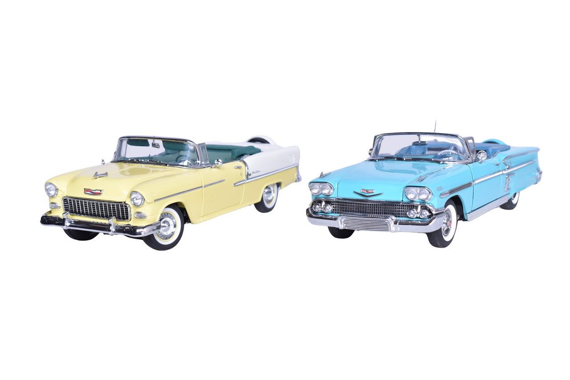 Pair of Danbury Mint 1:24 Die Cast Models - 1955 Chevrolet Bel Air and 1958 Chevrolet Impala