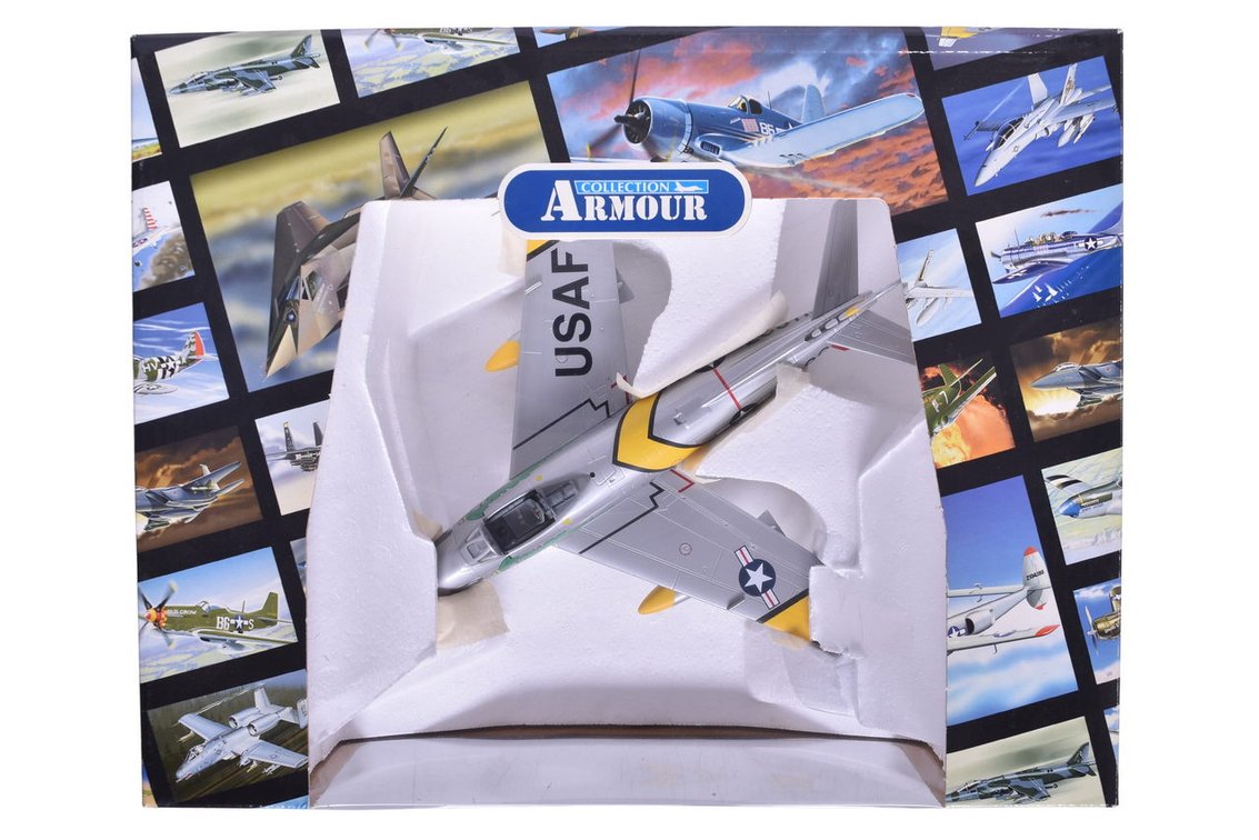 Armour Collection / Franklin Mint 1:48 F86 Saber USAF "The Huff" Die Cast Military Plane