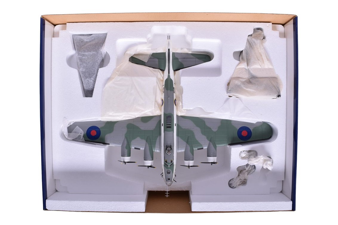 Corgi 1:72 WWII Boeing B-17 Fortress IIA - FL459 Diecast Plane