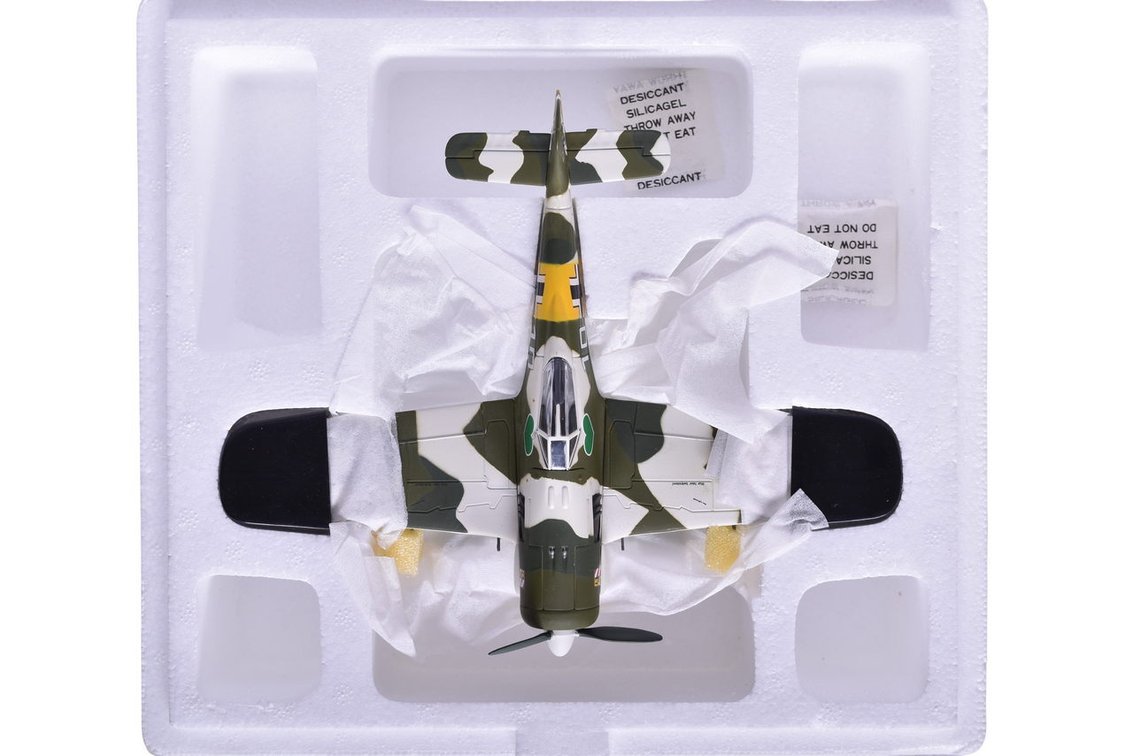Franklin Mint / Armour Collection 98044 FW-190 Focke Wulf Luftwaffe Diecast Plane