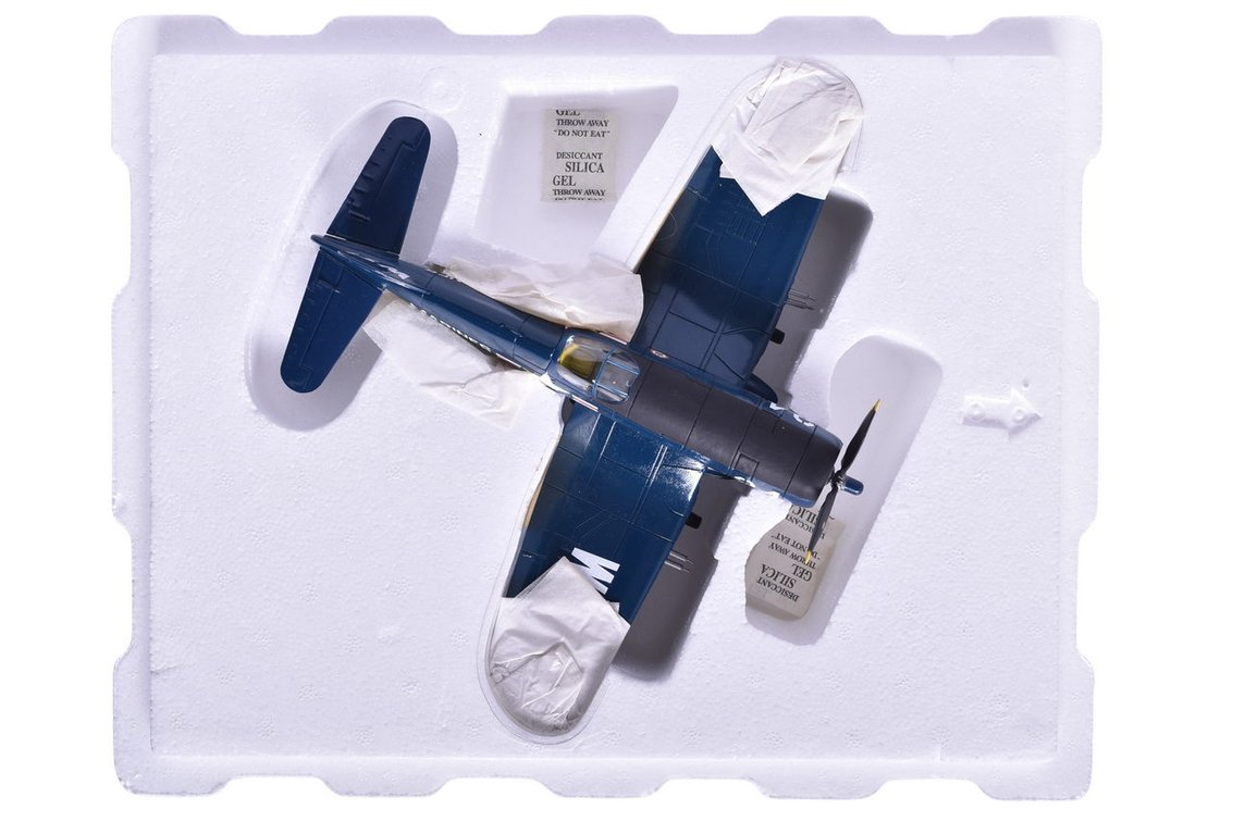 Franklin Mint / Armour Collection 98027 USMC F4U Corsair Korean War Diecast Plane