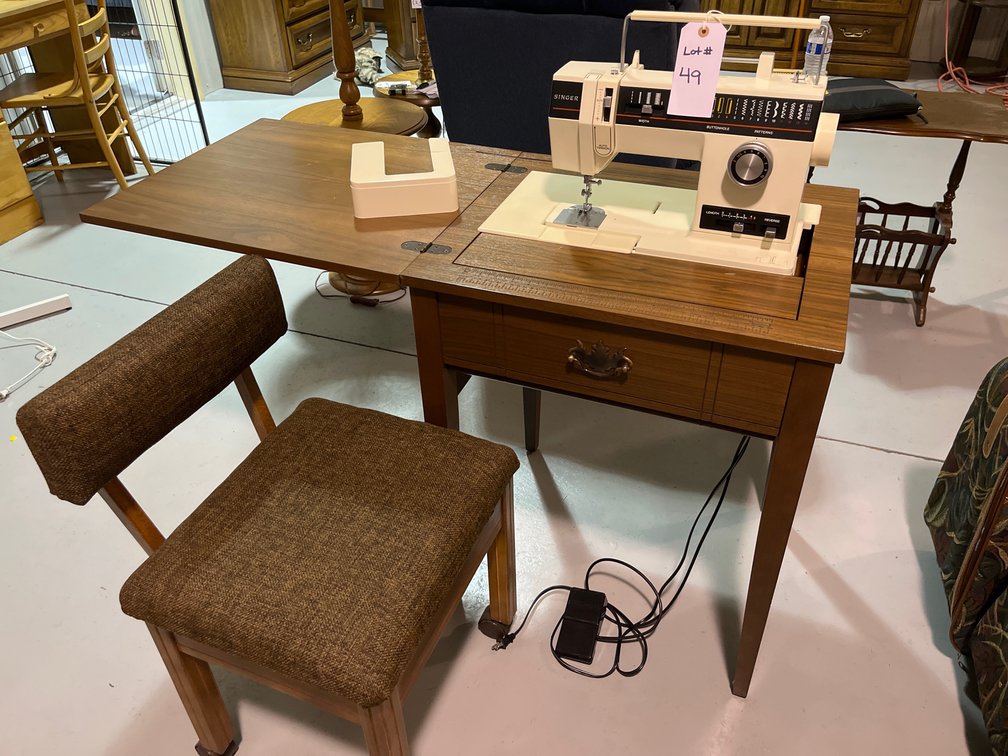 Singer Sewing Machine 