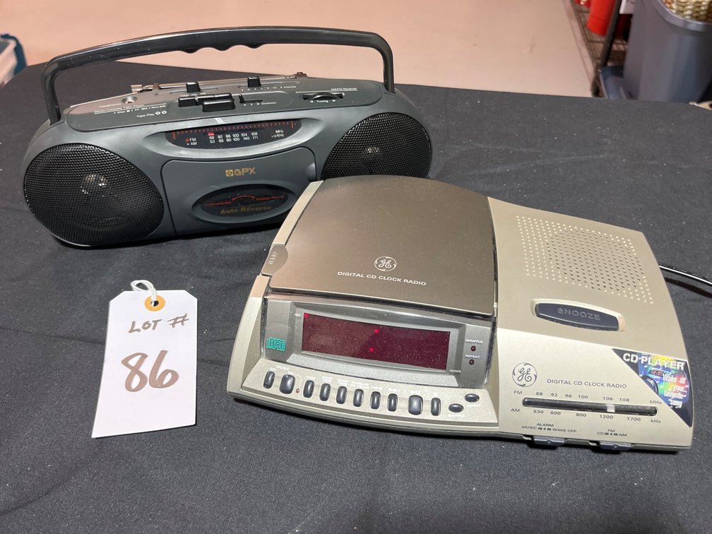 CD Clock Radio & Stereo Cassette Player