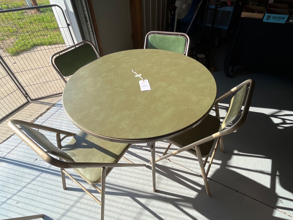 Round Folding Table & Chairs