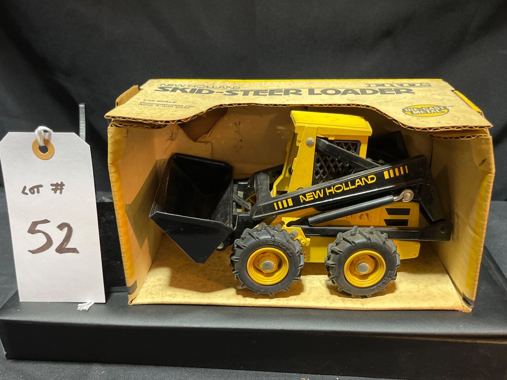 New Holland Skid Steer Loader 1/16th