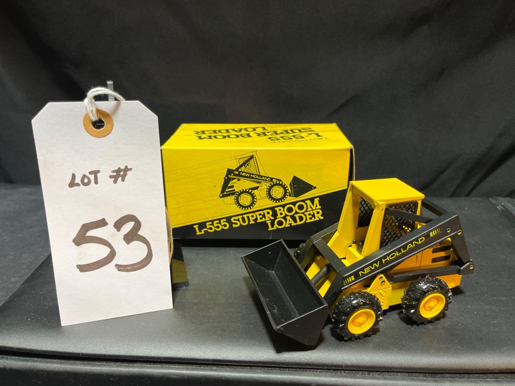 New Holland  L-555 Super Boom Loader 1/25th