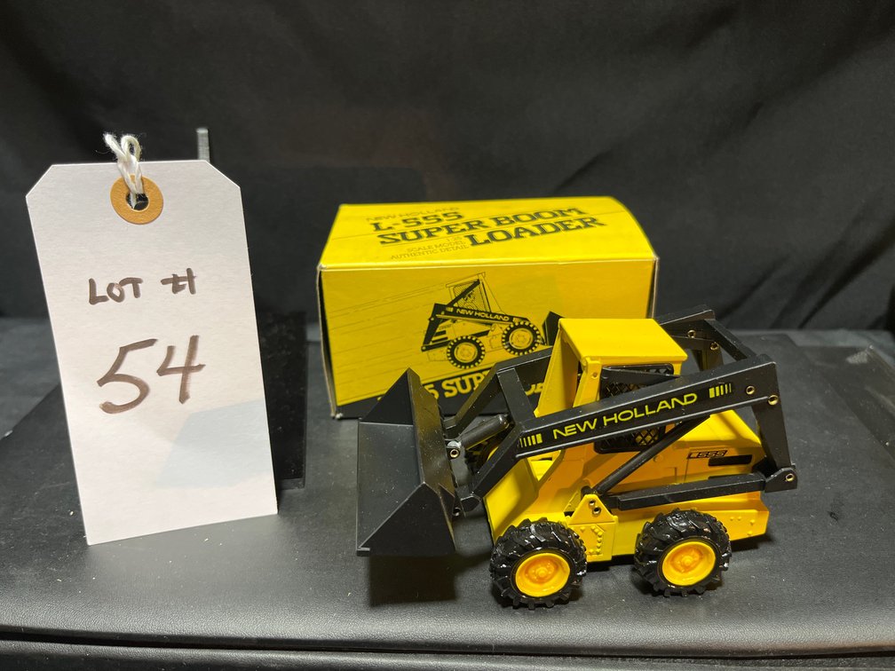 New Holland  L-555 Super Boom Loader 1/25th