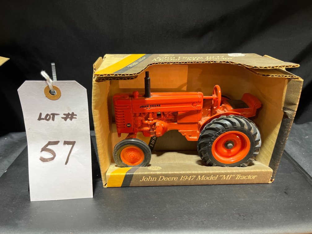 JD 1947 Model “MI” Tractor 1/16th