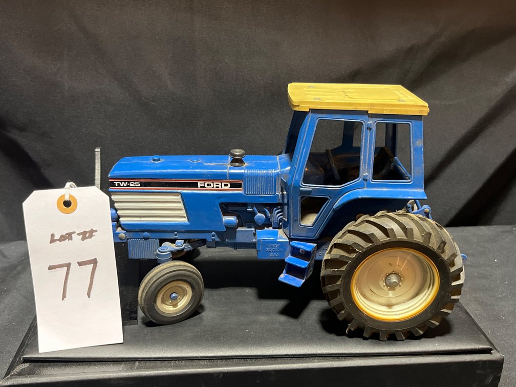 Ford TW-25 First Edition 1989 Dealer - 1/16th