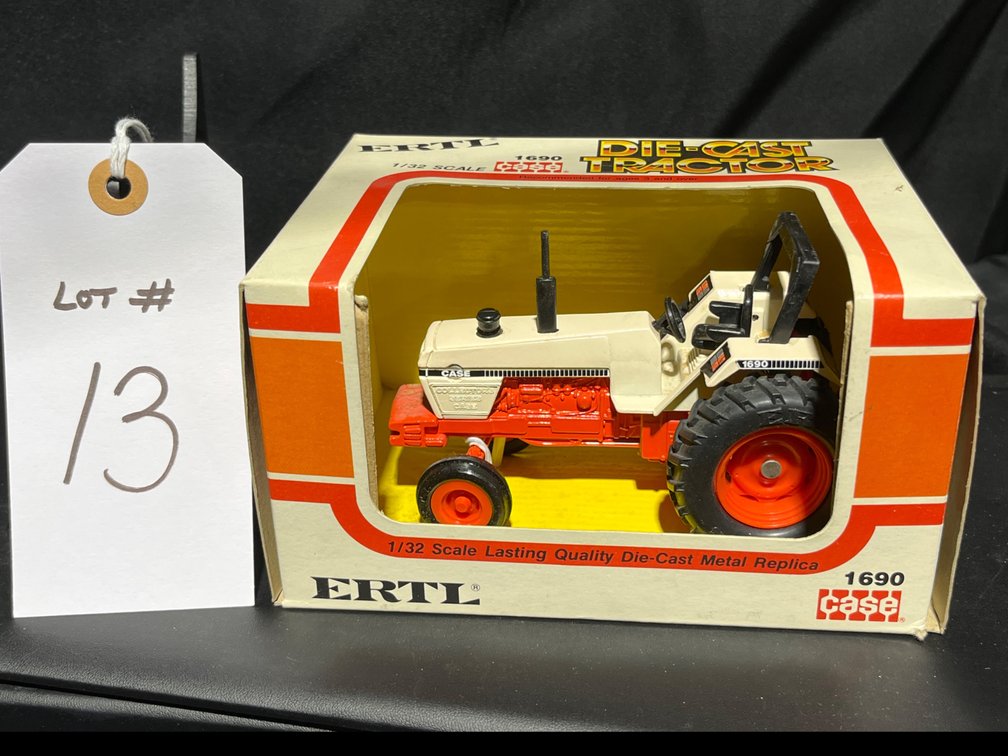 Case 1690 Collector’s Series 1/32nd