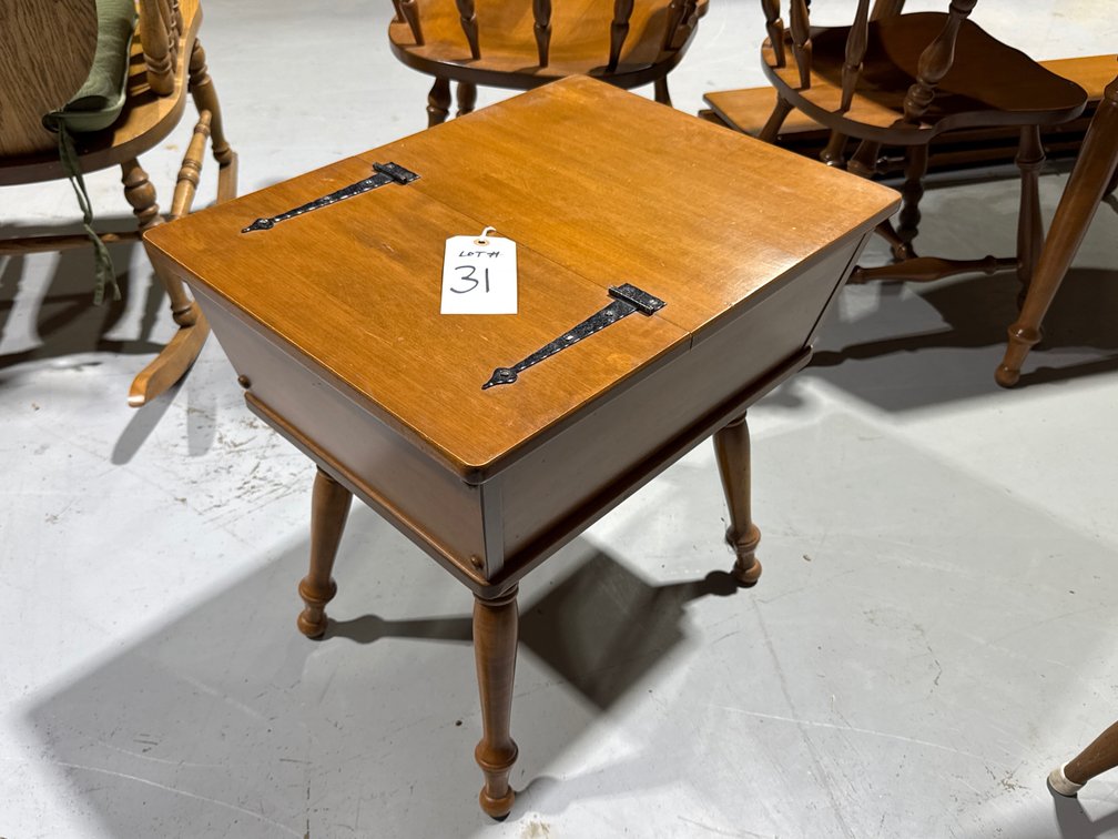 Ethan Allen Maple Doughbox Endtable