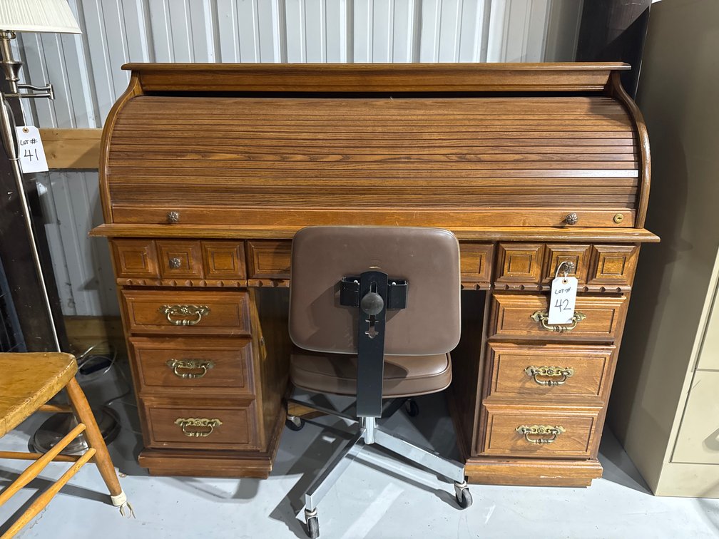 Roll Top Desk w/Chair