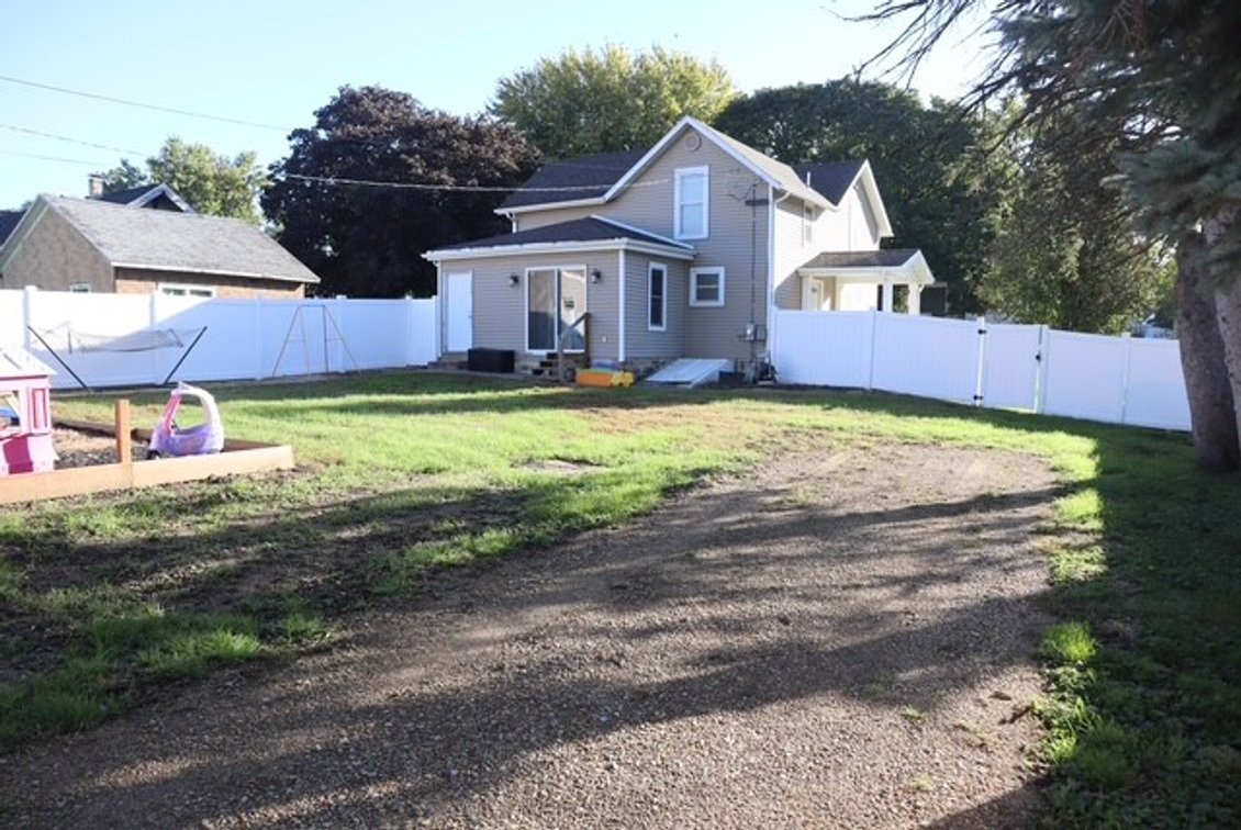 Image for 117 Fourth Street Walnut