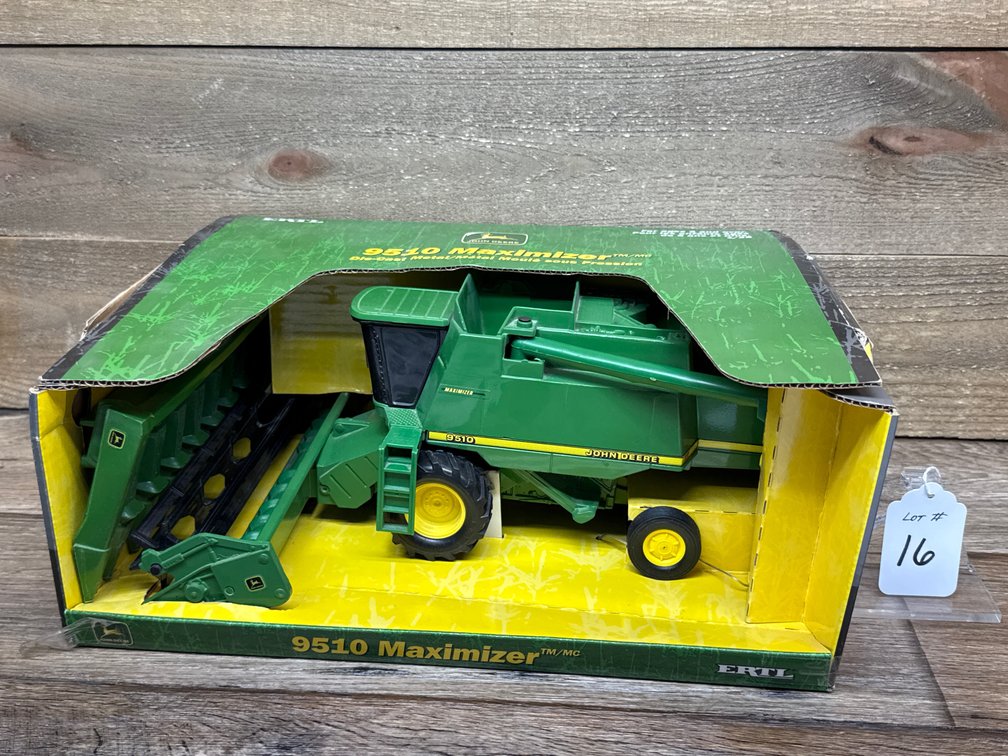 1:28 JD 9510 Maximizer Combine