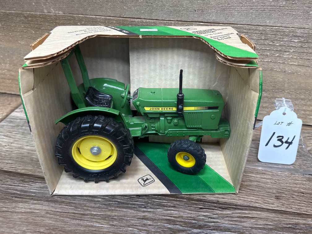 1:16 JD Compact Utility Tractor