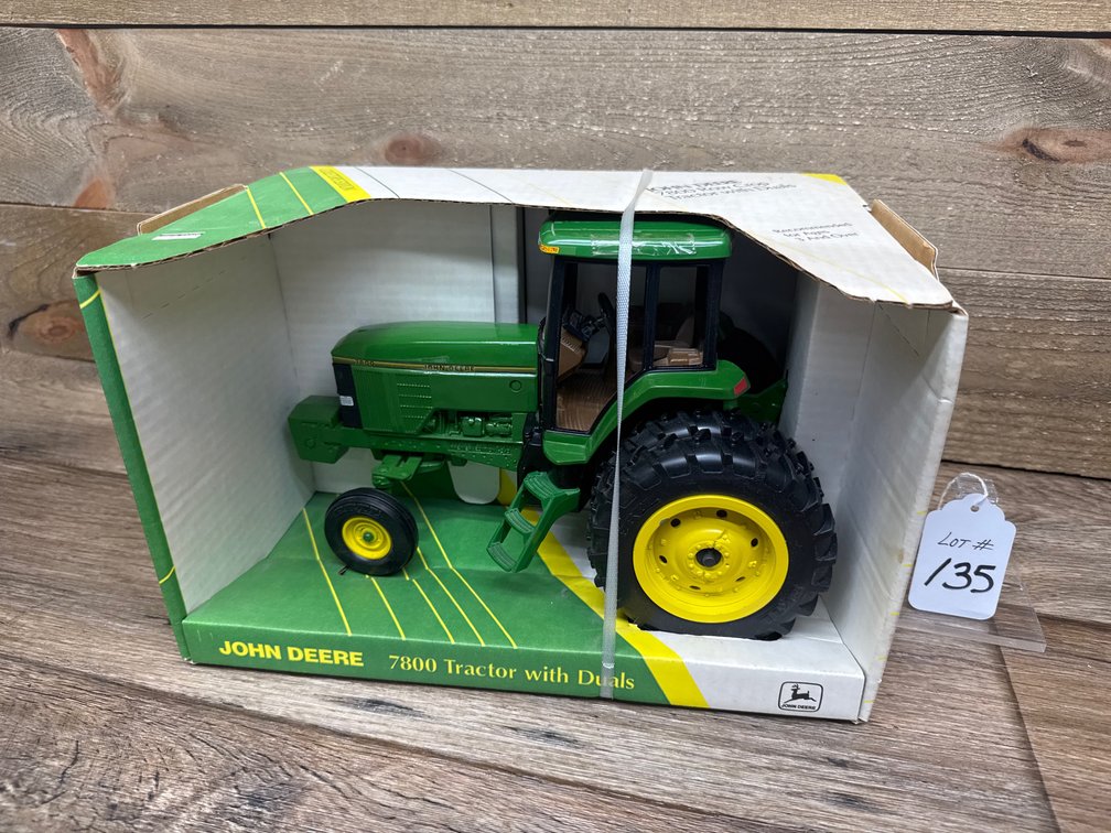 1:16 JD 7800 Row Crop w/Duals - Collector