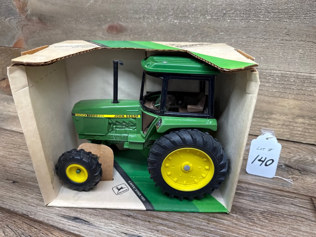 1:16 JD 2550 Utility Tractor - ‘83 Collector