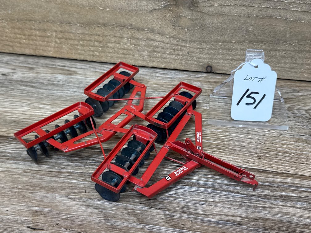 1:16 McCormick IH Tandem Disc Harrow
