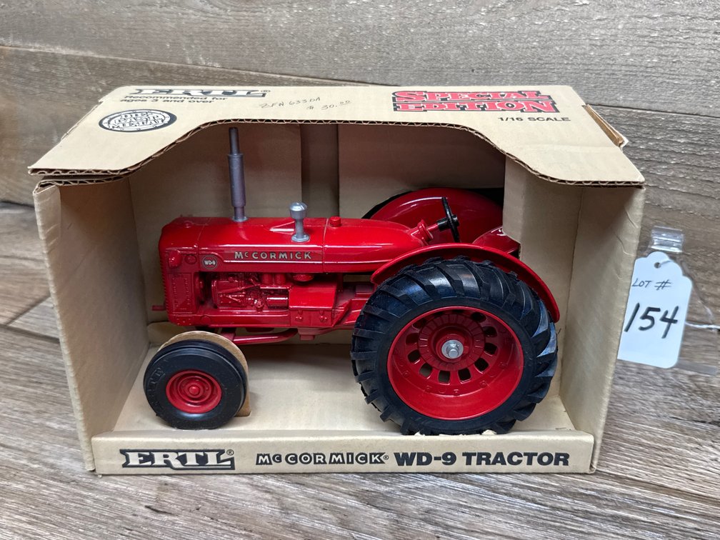 1:16 McCormick WD-9 - Special Edition