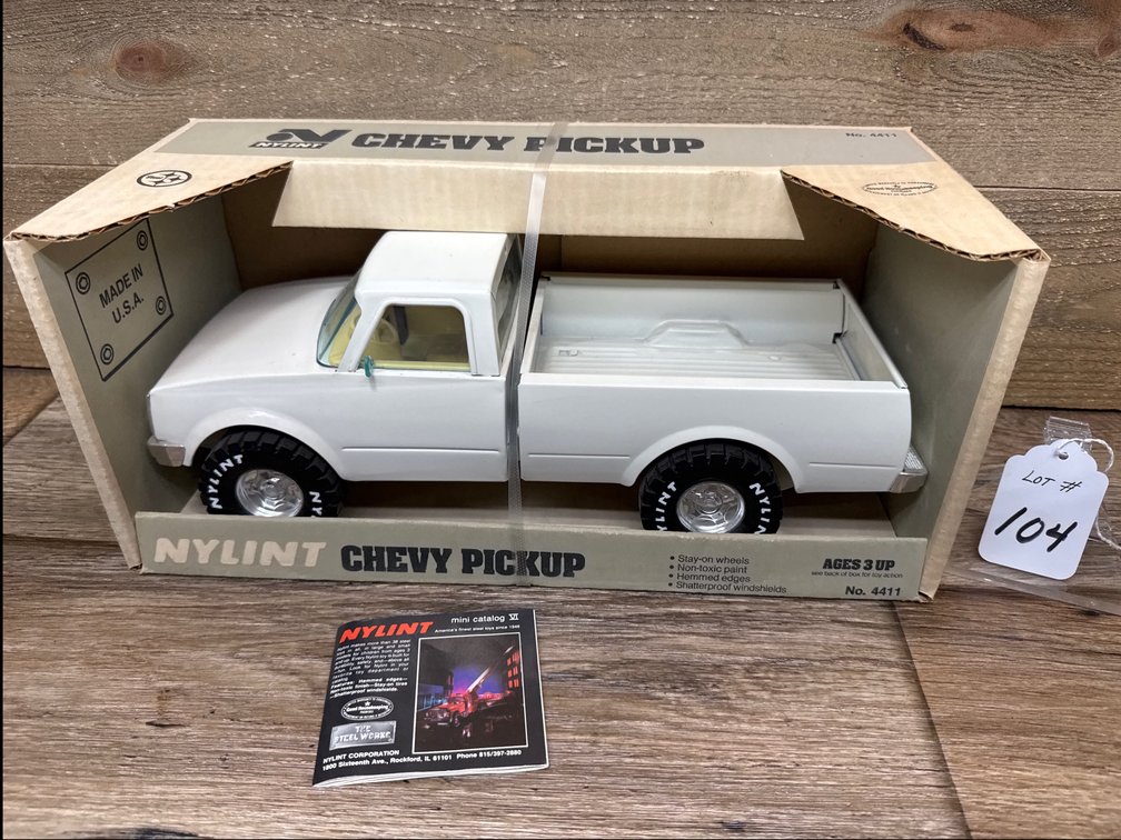 1:16 NYLINT Chevy Pickup