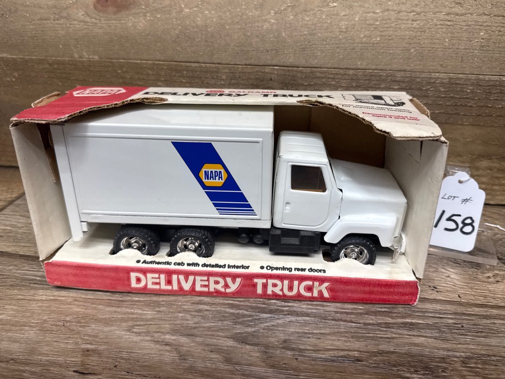 1:24 NAPA Delivery Truck