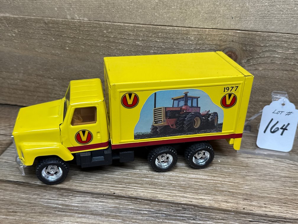 Custom 1:24 International Straight Truck ‘77
