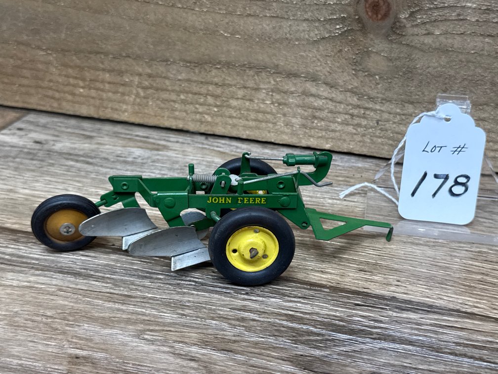 1:16 JD 2 Bottom Plow