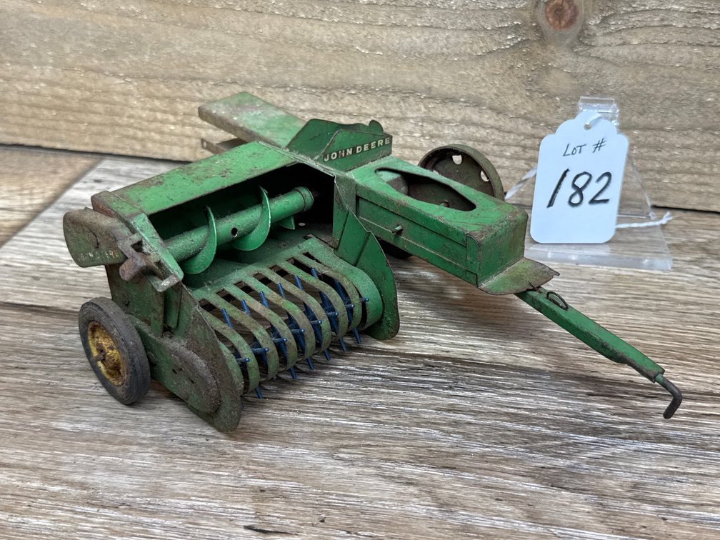 1:16 JD 14T Baler