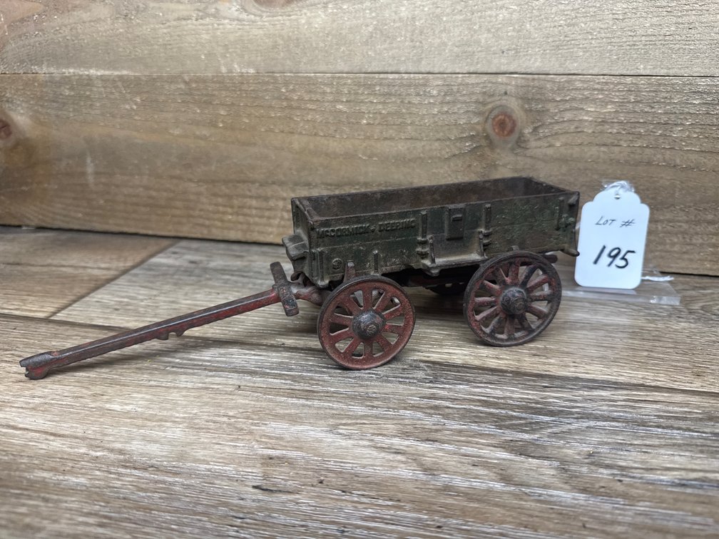 1:16 Arcade McCormick-Deering Farm Wagon