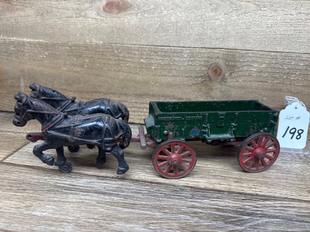 1:16 McCormick-Deering Farm Wagon