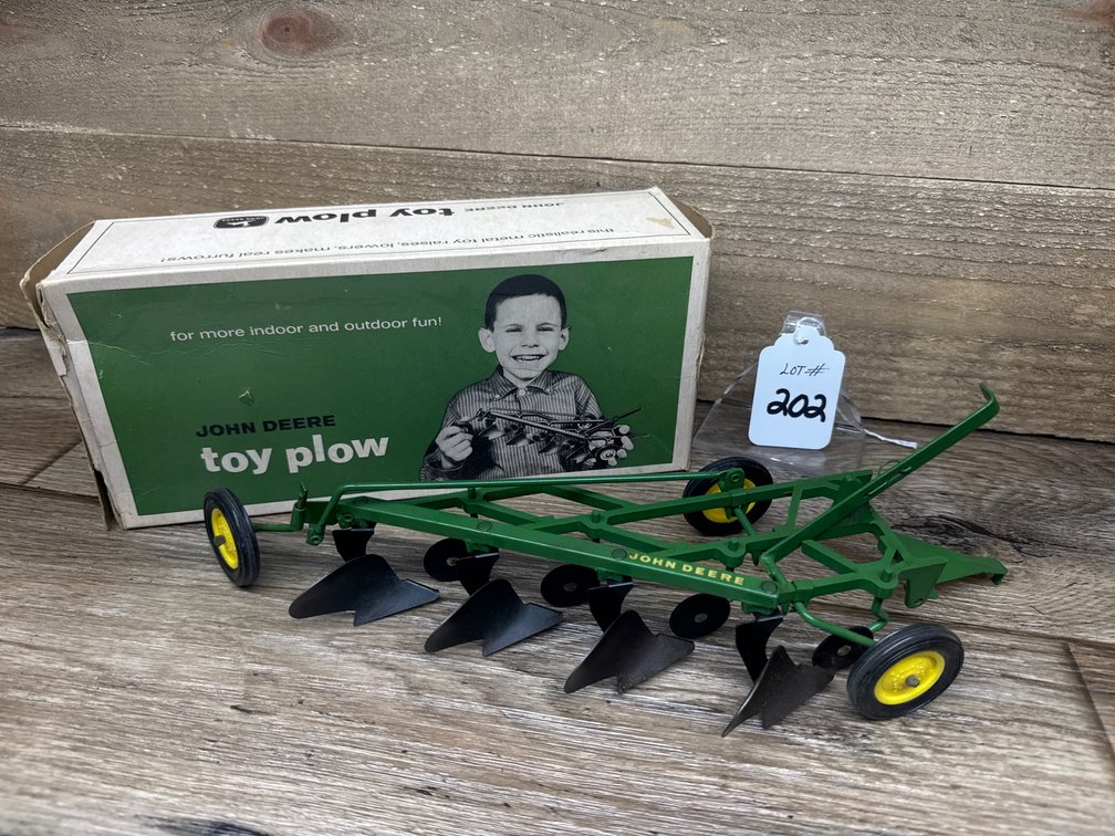 1:16 - JD 4 Bottom Plow w/Box