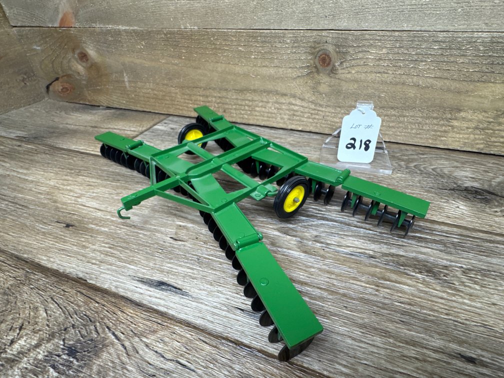 1:16 JD Disk w/Wings