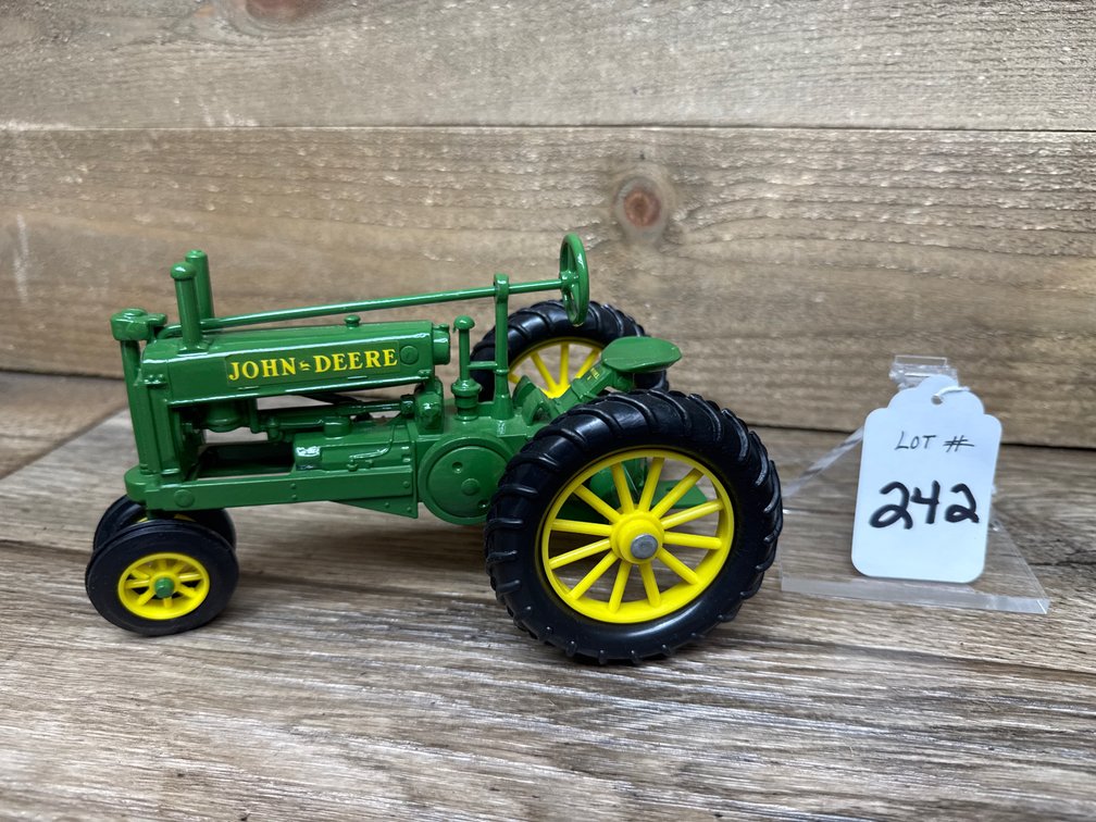 1:16 JD Model A - Spoked Wheels