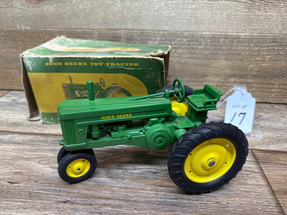 1:16 JD 60 Tractor w/Original Box