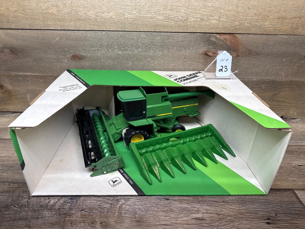 1:24 JD Titan II Combine