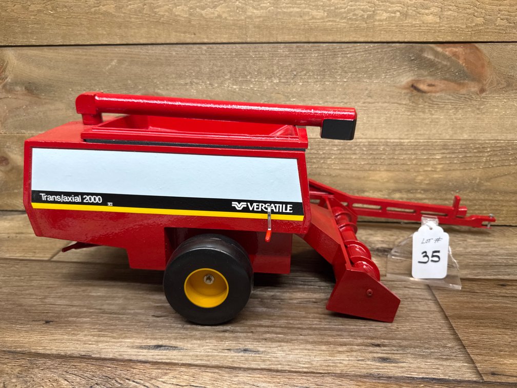 1:16 Trans/axial 2000 Pull Type Combine