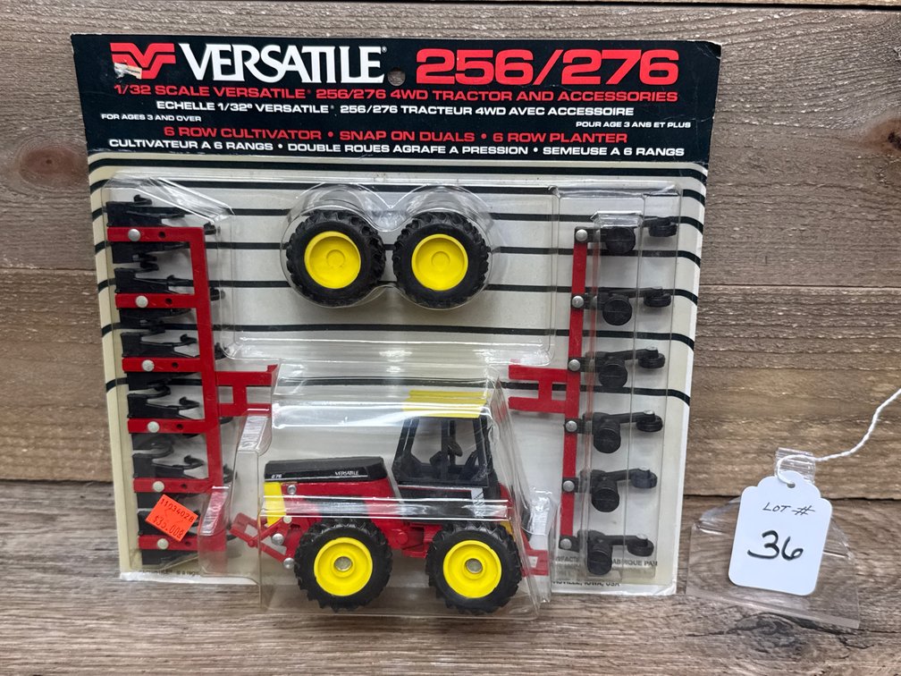 1:32 Versatile 276 4WD Tractor & Accessories