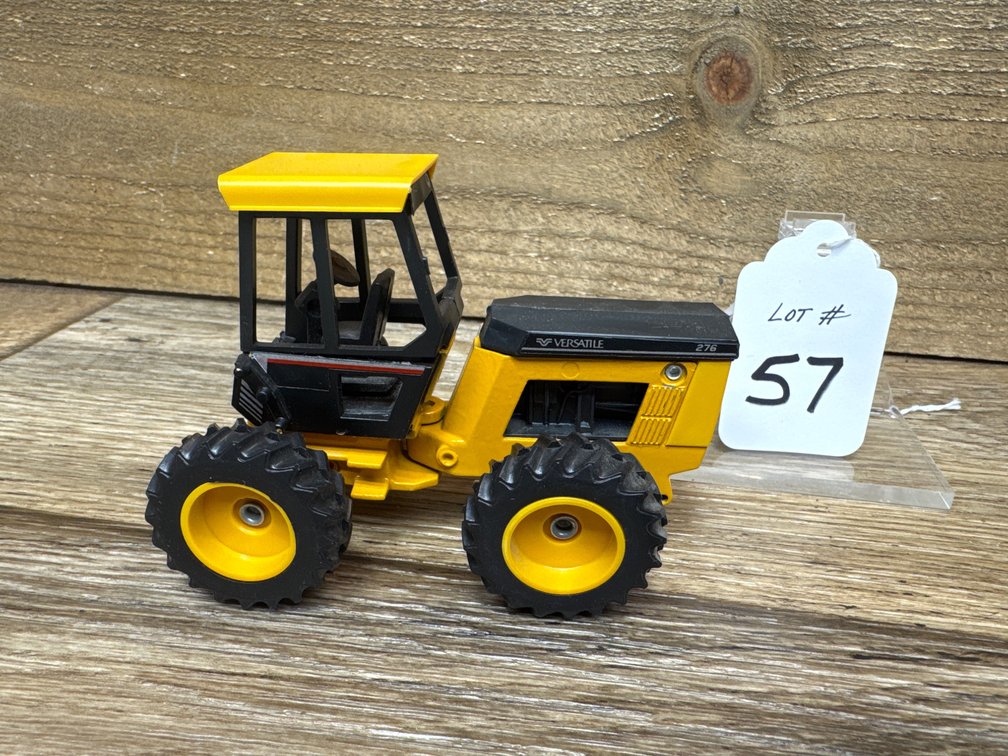 1:32 Versatile 267 - Industrial Yellow