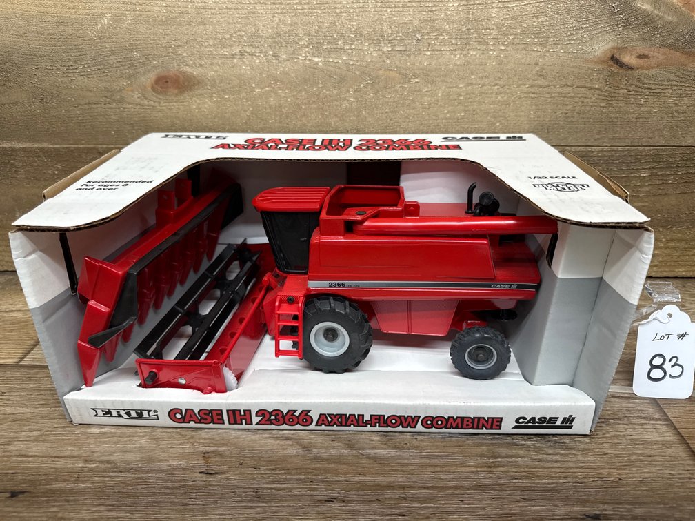 1:32 Case IH 2366 Axial-Flow Combine