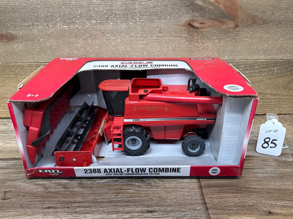 1:32 Case IH 2388 Axial-Flow Combine - Commemorative