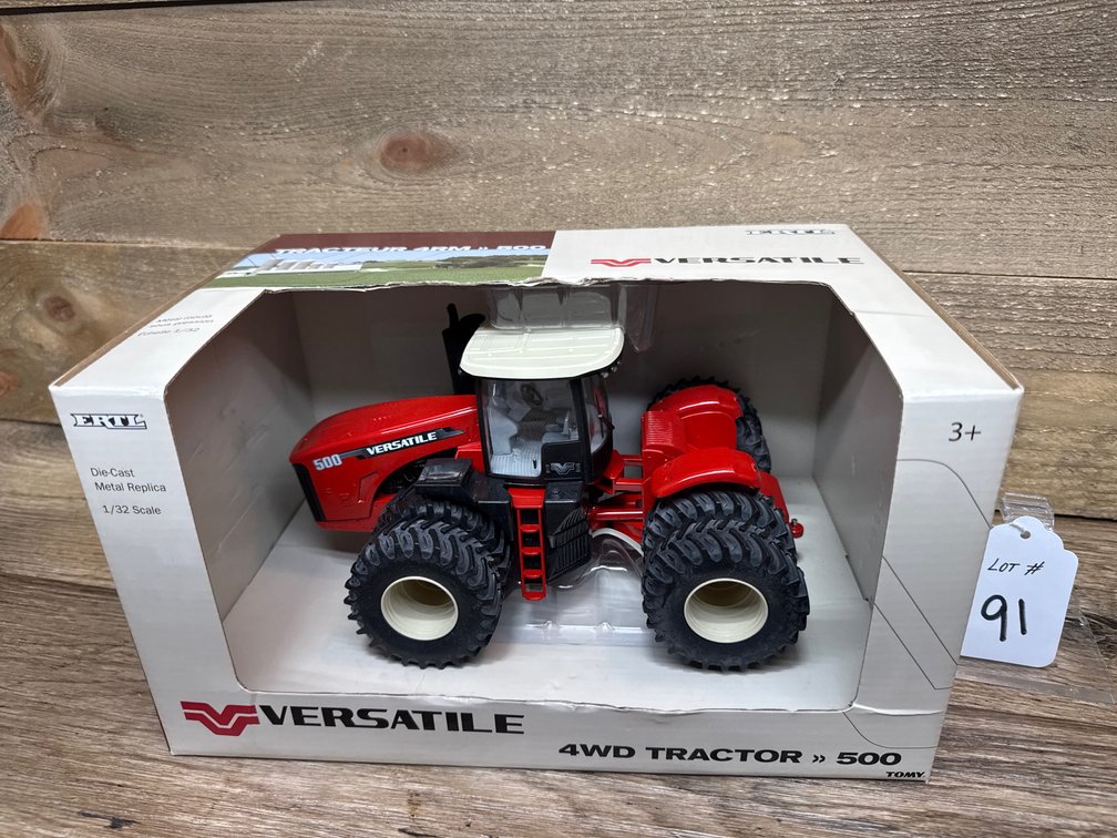 1:32 Versatile 500 4WD