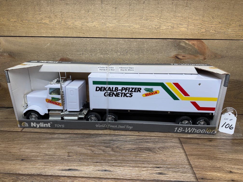 1:18 NYLINT DEKALB-PFIZER GENETICS 18-Wheeler