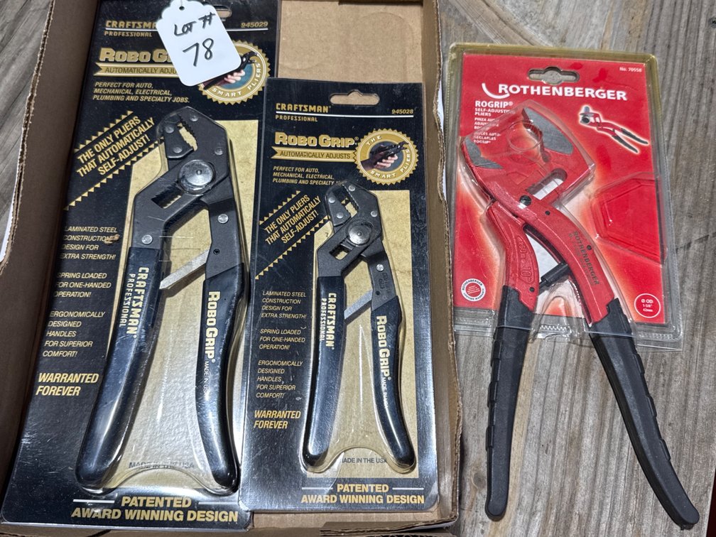 Self-Adjusting Pliers