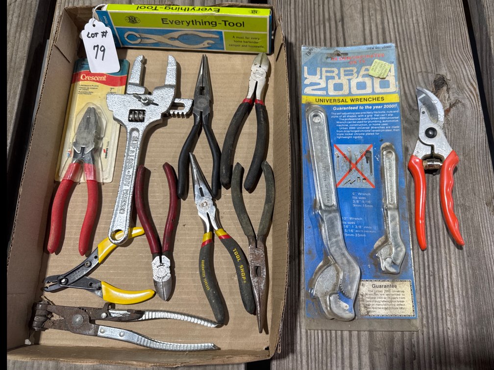 Universal Wrenches / Pliers