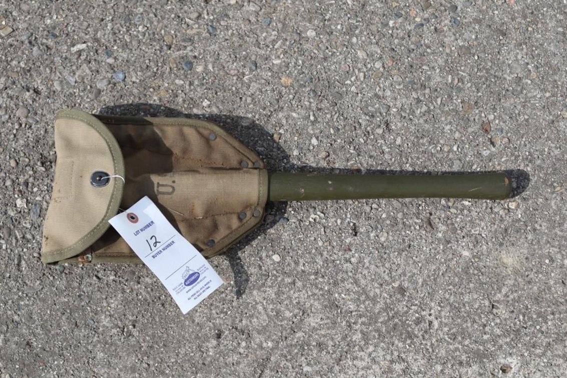 Foxhole Shovel