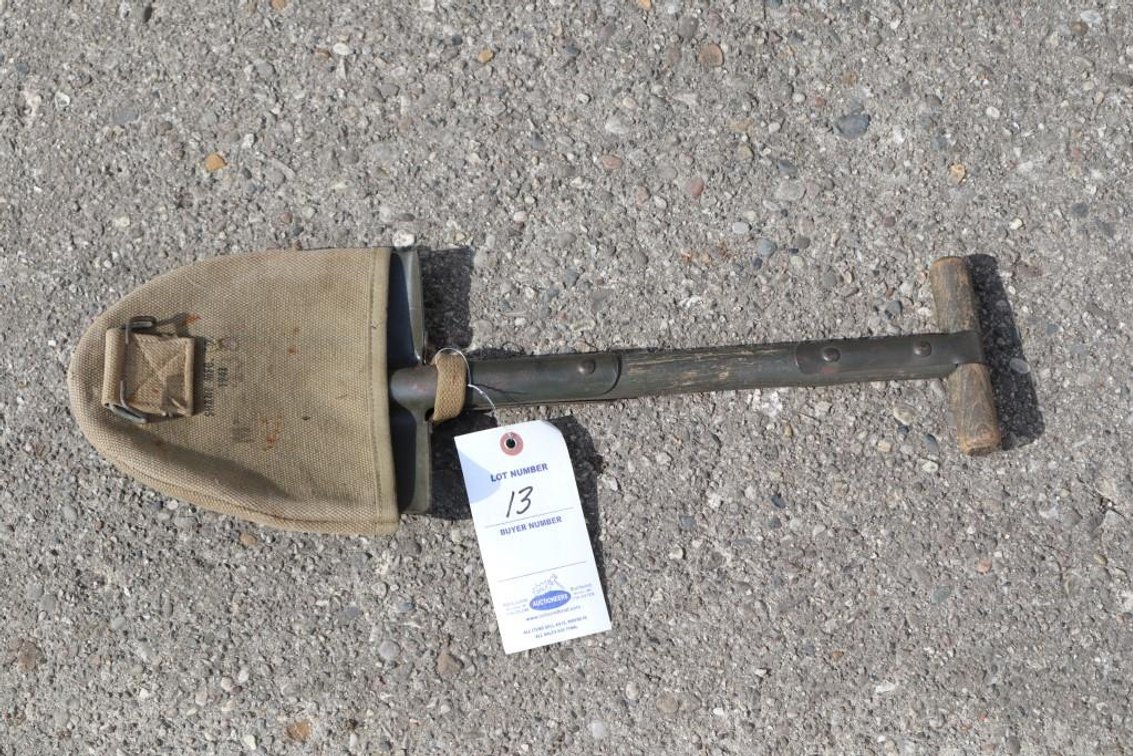 Foxhole Shovel