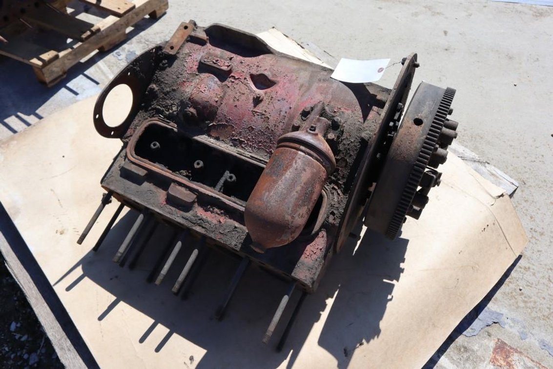 Farmall 400 DIESEL Engine Block