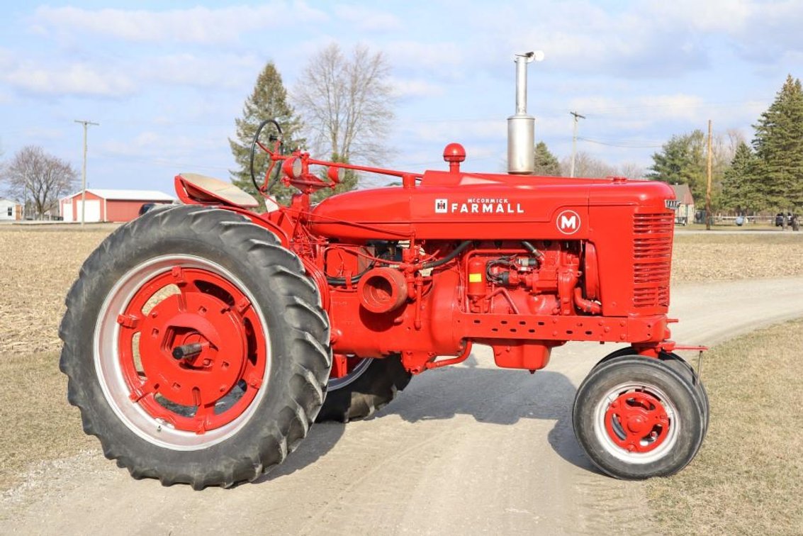 1945 Farmall M - Char Lynn Power Steering, Fenders, Live Hyd., Belt Pulley - Runs Good